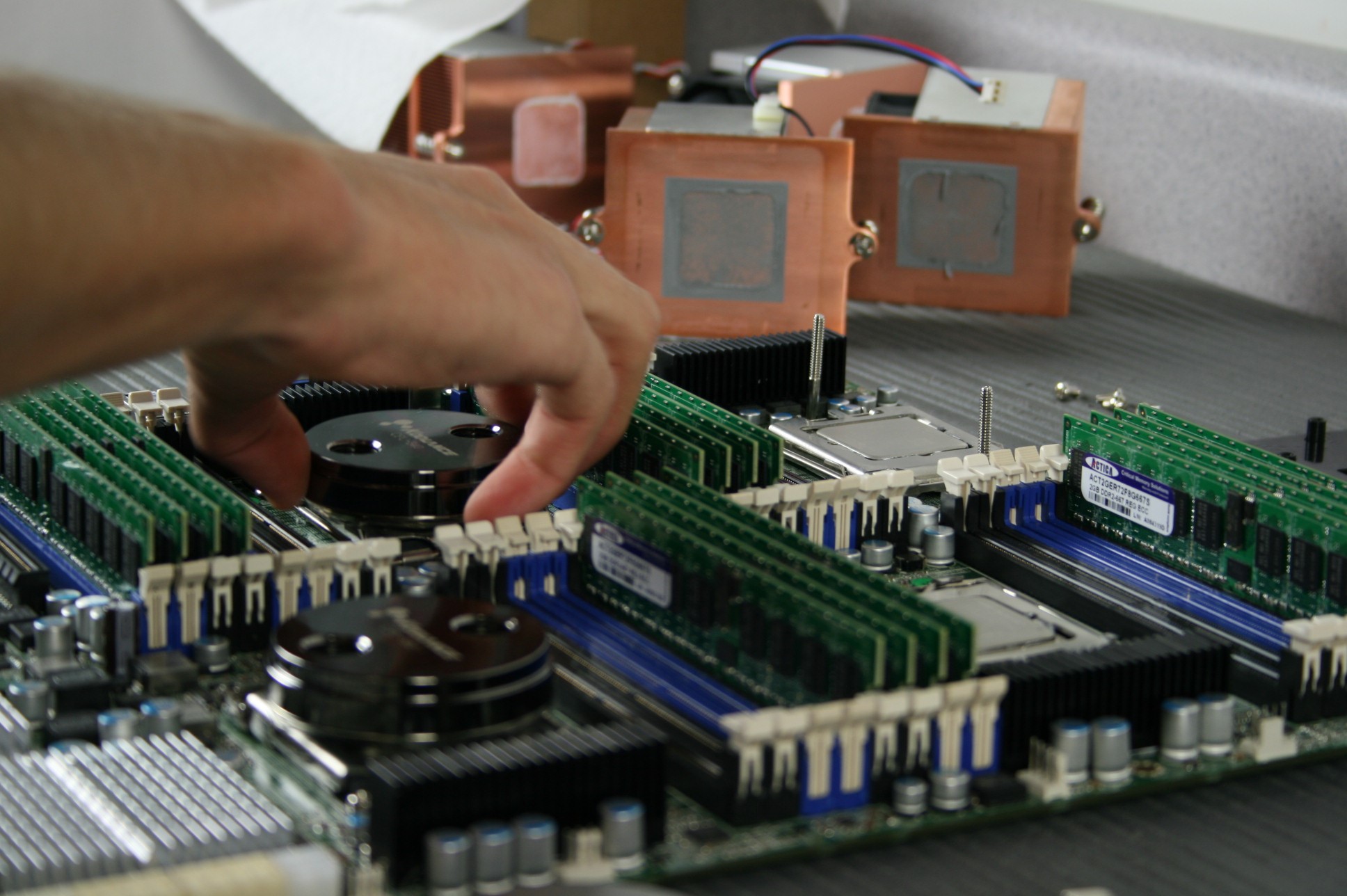 Sustained growth in the information technology (IT) industry and increasing demand for advanced technologies are the key drivers propelling the server PCB market
