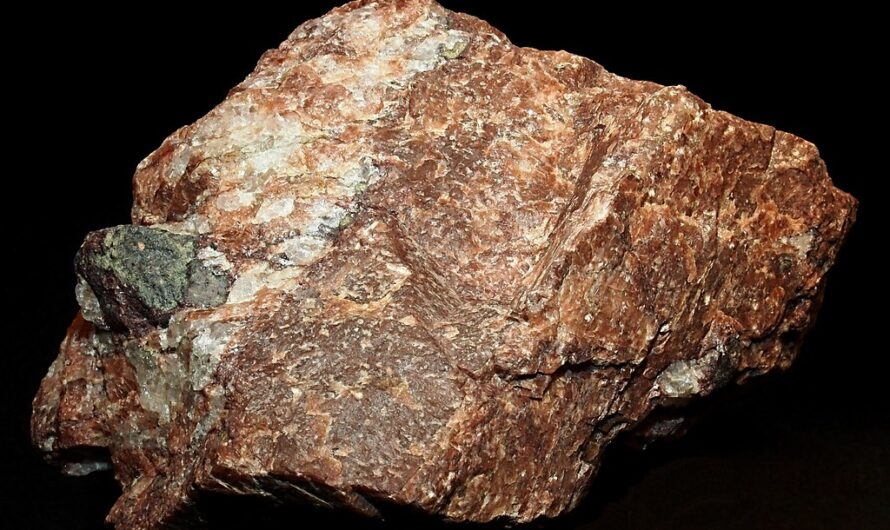 Feldspar – An essential mineral used in various industries